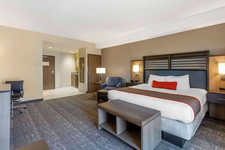 Room 8 of 41