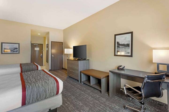Room 25 of 41