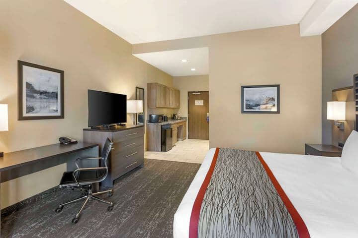Room 21 of 41