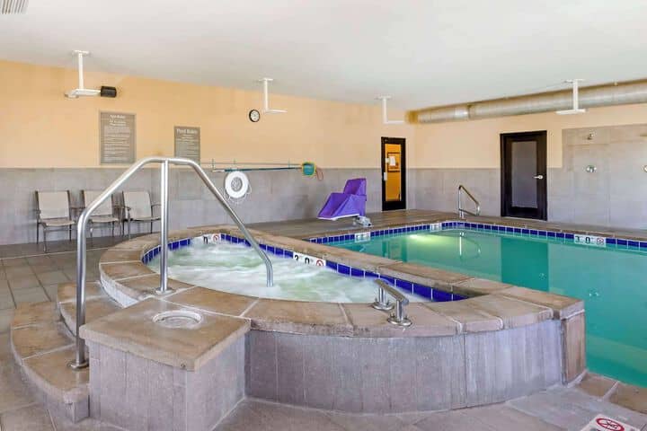 Pool 33 of 41
